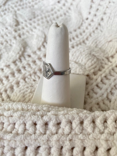 Spoonring ram (aries) | 18 (56 mm)
