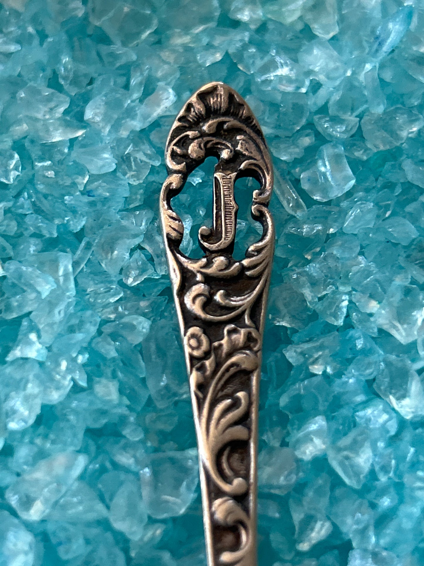 Custom letter 'J' ring