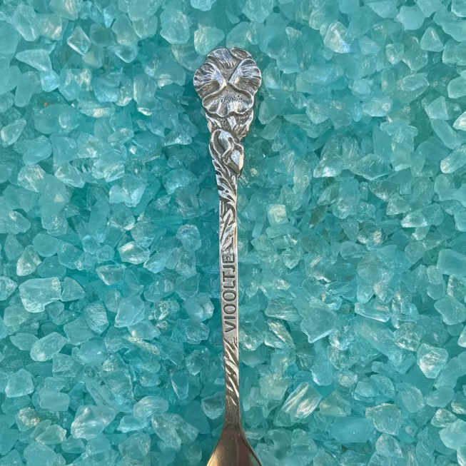 Custom 'viooltje'  ring